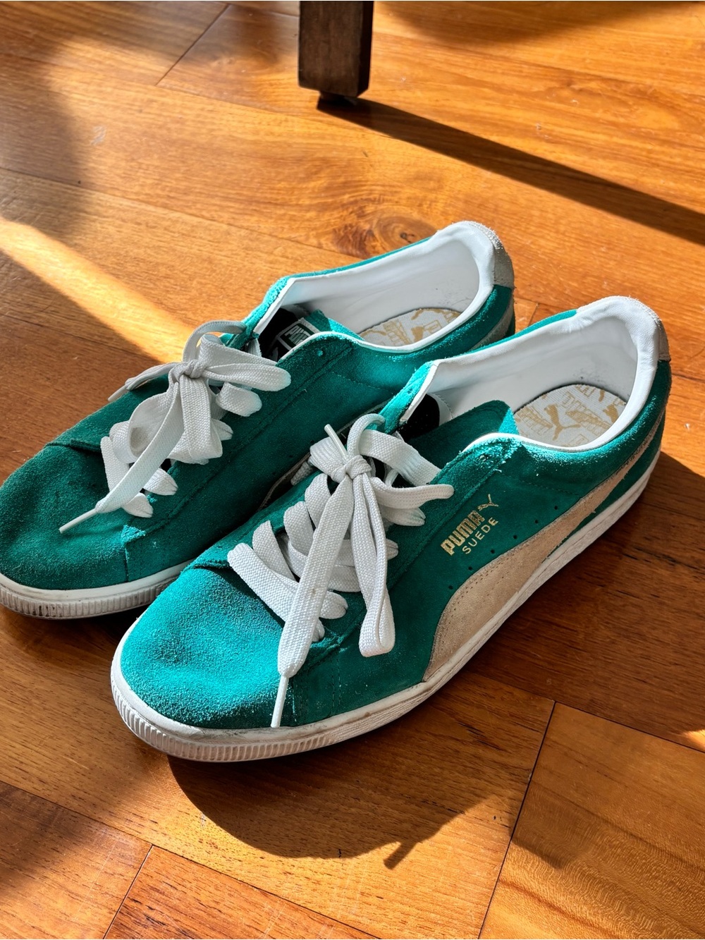 Puma Suede Low-Top Sneakers in Teal and White Men's